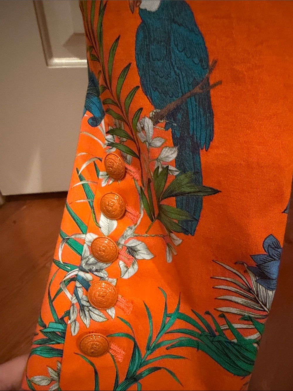 L'AGENCE Inez Orange Tropical Parrot Print Cropped Blazer - Picture 7 of 9